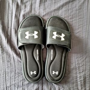 Boy's Size 7 Under Armour sandals